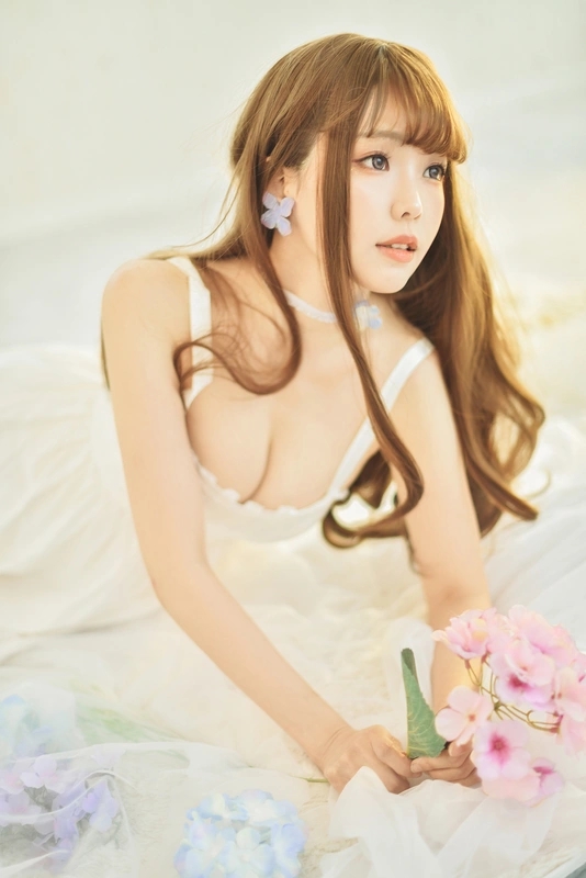 White Dress - ElyEE子